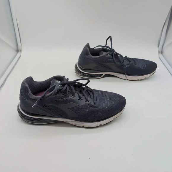 Diadora Mythos Blushield Hip 3 W  sz 10 Navy Blue running shoes - Picture 5 of 8